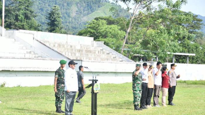 UPACARA PENYAMBUTAN - Rum Pagau saat menyambut 513 personel TNI AD