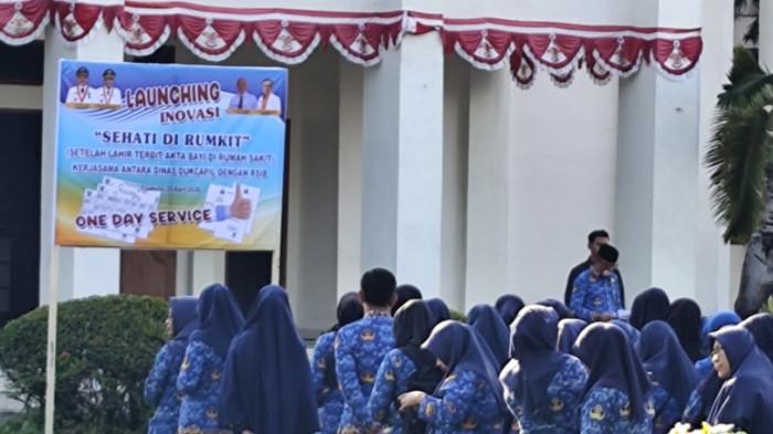 Wakil Bupati Boalemo Lahmuddin Hambali saat memimpin Apel Korpri