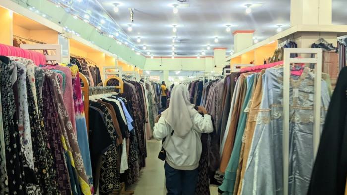 Warga mulai berbelanja di pusat pertokoan di Kota Gorontalo