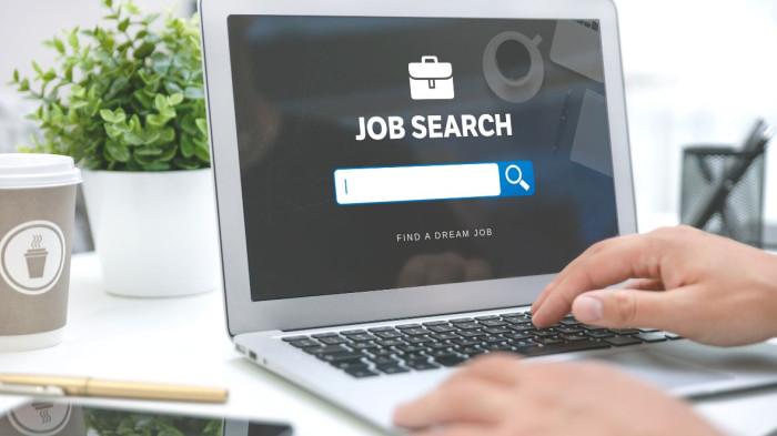 LOWONGAN KERJA - Ilustrasi - Yamaha Indonesia membuka 33 lowongan kerja Januari 2026! Peluang karier terbuka untuk lulusan SMA/SMK hingga S1 di berbagai posisi strategis.