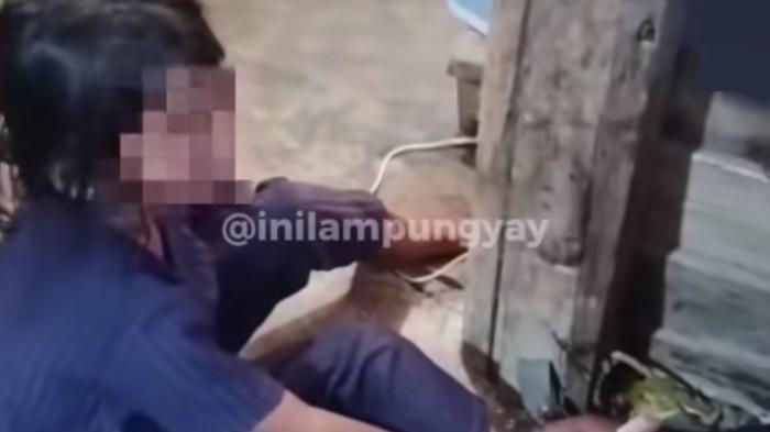 anak lima tahun dirantai