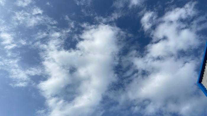 PRAKIRAAN CUACA - Potret kondisi cuaca di Kota Gorontalo, Rabu (28/1/2026) pukul 16.51 WITA - Cuaca sebagian besar Gorontalo: Hujan ringan di Kabupaten Gorontalo dan Boalemo, berawan di Bone Bolango, Gorontalo Utara, Pohuwato, dan Kota Gorontalo.