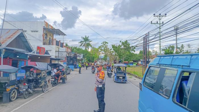 MEKANISME TILANG -- Suasana razia kendaraan bermotor yang digelar Satlantas Polresta Gorontalo Kota, Senin (19/1/2026). Polantas memiliki mekanisme resmi dalam melakukan tilang.