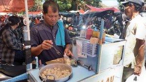 0932024_penjual-pentol.jpg