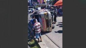2342023_ambulance-kecelakaan.jpg