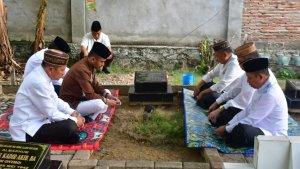2422023_ziarah-ke-makam-pejuang-Pohuwato.jpg