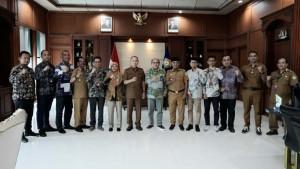 Audiensi-PT-PLN-UIP-Sulawesi-di-Kantor-Gubernur-Sultra.jpg