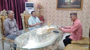 Bupati-Pohuwato-Saipul-Mbuinga-berbincang-dengan-Tim-TribunGorontalocom.jpg