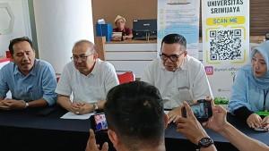 DIPAKSA-CIUM-Sekretaris-Universitas-Sriwijaya-Prof-Dr-Alfitri-Msi.jpg