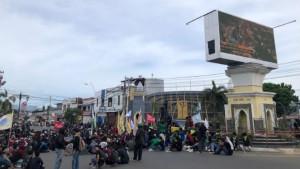 Demo-di-simpang-lima.jpg