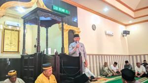 Gubernur-Gorontalo-Gusnar-Ismail-saat-memberikan-berdialog-dengan-masyarakat.jpg