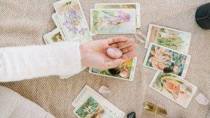 Ilustrasi-Ramalan-Kartu-Tarot-untuk-zodiak-besok1.jpg