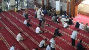 Ilustrasi-Suasana-salat-Jumat.jpg