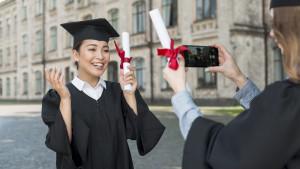 Ilustrasi-fresh-graduate.jpg