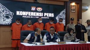 JUDOL-Lima-tersangka-pemain-judi-online.jpg