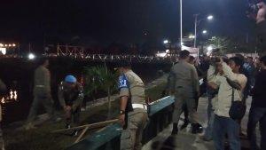 KPU-Provinsi-Gorontalo-menertibkan-alat-peraga-kampanye.jpg