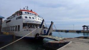 Kapal-Ferry.jpg