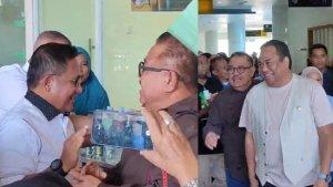 Kedatangan-Tonny-Uloli-dan-Rachmat-Gobel-disambut-Marten-Taha.jpg