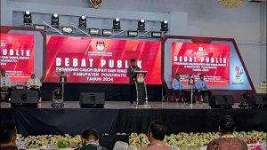 Ketua-KPU-Pohuwato-Firman-Ikhwan-saat-memberikan-sambutan.jpg