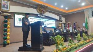 Marten-Taha-Wali-Kota-Gorontalo-saat-di-podium-DPRD-setempat.jpg
