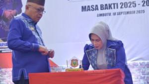 Maryam-Sofyan-Puhi-resmi-dilantik-sebagai-Ketua-Dekranasda-Kabupaten-Gorontalo.jpg