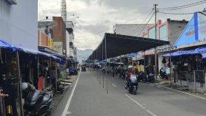 PASAR-SENGGOL-Kondisi-tenda-di-Jalan-MT-Haryono-Kota-Gorontalo.jpg