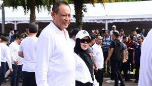 PELANTIKAN-GUBERNUR-GORONTALO-Gusnar-Ismail-dan-Idah-Syahidah.jpg