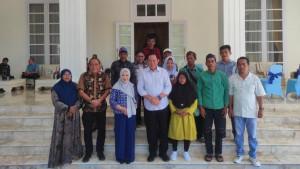 PERTANIAN-Gubernur-Gorontalo-Gusnar-Ismail-dan-Wagub-Idah-Syahidah-Rusli.jpg