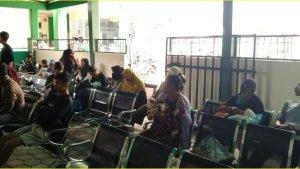 Pasien-ibu-dan-bayi-dievakuasi-ke-unit-pelayanan-RSUD-Dunda-Limboto.jpg