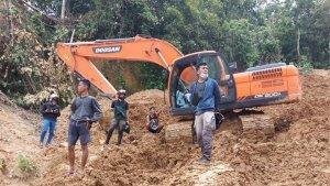 Penertiban-alat-berat-di-lokasi-tambang-emas-ilegal-di-Pohuwato-oleh-Polda-Gorontalo.jpg