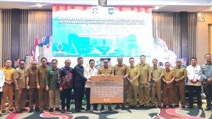 Penjabat-Gubernur-Gorontalo-Ismail-Pakaya-tengah-dan-jajaran-pimpinan-OPD.jpg