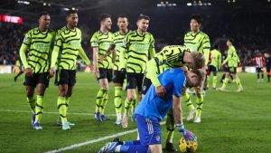 Penjaga-gawang-Arsenal.jpg