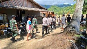 Personel-TNI-dan-Polri-menuju-lokasi-evakuasi.jpg