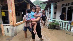 Personil-polis-Kamis-2062024.jpg