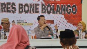 Potret-Kapolres-Bone-Bolango-AKBP-Supriantoro-saat-Jumat-Curhat.jpg