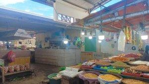 Potret-bahan-pokok-di-Pasar-Liluwo.jpg