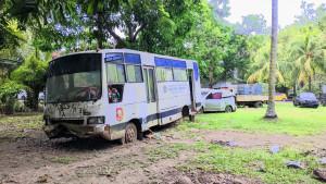 Potret-bus-rusak-di-Kantor-Bupati-Gorontalo.jpg
