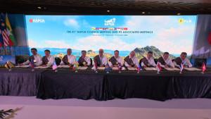 Seremoni-penandatanganan-Letter-of-Transmittal-oleh-para-Kepala-Delegasi-negara-anggota-HAPUA.jpg