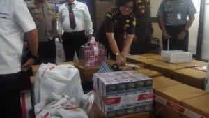 Sitaan-ini-dipamerkan-pada-konferensi-pers-Senin-09122024.jpg