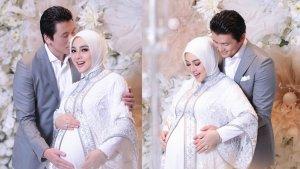 Syahrini-umumkan-hamil-anak-pertama-dengan-suaminya-Reino-Barack.jpg