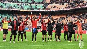 Tim-AC-Milan-merayakan-kemenangan-di-kandang-sendiri-dengan-menundukan-Empoli.jpg
