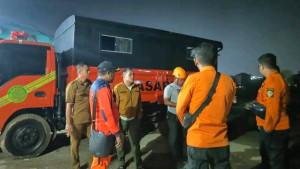 Tim-SAR-mencari-bocah-hanyit-di-sungai-bulango.jpg