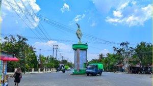 Tugu-ketupat-menjadi-kawasan-pagelaran-Hari-Ketupat-Gorontalo-2024.jpg