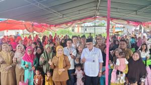akil-Gubernur-Gorontalo-Idah-Syaidah-bersama-Kepala-BKKBN-Provinsi-Gorontalo-foto-bersama.jpg