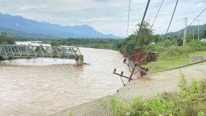 ang-listrik-yang-jatuh-di-Desa-Bulontala-Timur.jpg