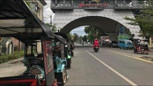 entor-pangkalan-berjejer-di-kawasan-menara-keagungan.jpg