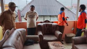 longsor-batu.jpg
