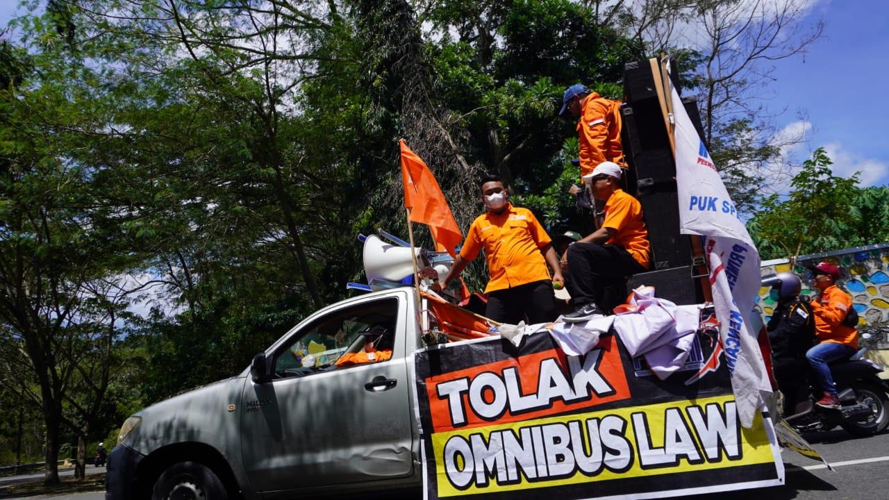 152023_unjuk-rasa-tolak-omnibus-law_buruh-Gorontalo.jpg