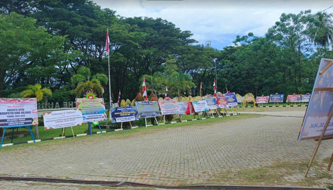 2024-08-14_Ratusan-karangan-bunga-menghiasi-saat-pelantikan.jpg
