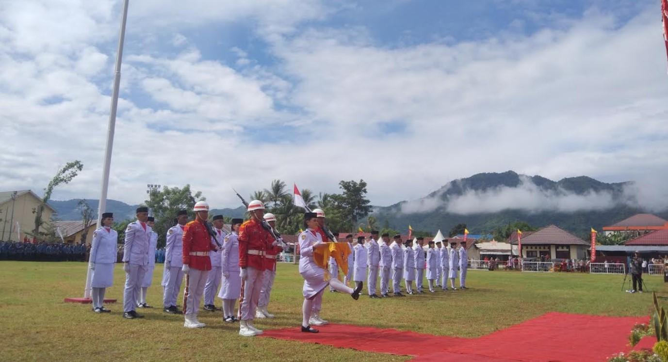 2024-08-17_Pengibaran-duplikat-bendera-pusaka-Merah-Putih-di-Bone-Bolango.jpg